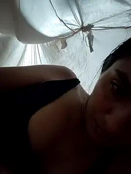 Snapshot of Uvit chatting on 14, 12, 2025 Uvit online show from 14, 12, 2025