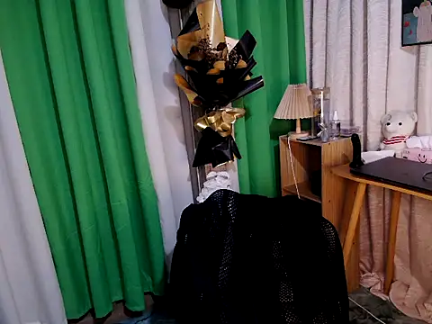 ur hot jenelle online show from 9, 4, 2026