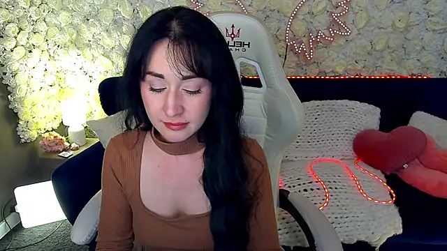 Snapshot of CarolinaaFoxyyy chatting on 10, 4, 2026 CarolinaaFoxyyy online show from 10, 4, 2026