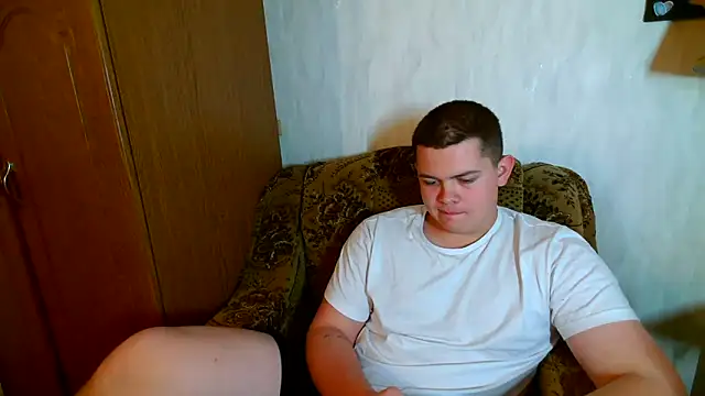 CuteButNaughty  online show from 2, 12, 2025