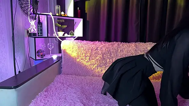 Snapshot of GirlFromHell88 chatting on 12, 11, 2025 GirlFromHell88 online show from 12, 11, 2025