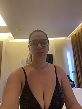 Milana8263 online show from 16, 12, 2025