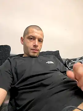 Snapshot of Kinkycouple142 chatting on 11, 11, 2025 Kinkycouple142 online show from 11, 11, 2025