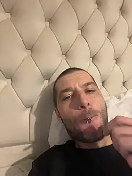 Kinkycouple142 online show from 2, 2, 2026