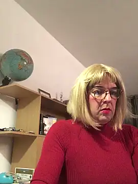 Snapshot of simone_xdressing chatting on 26, 10, 2025 simone xdressing online show from 26, 10, 2025