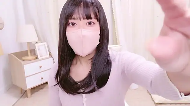 Snapshot of KAZUNAxo chatting on 13, 11, 2025 KAZUNAxo online show from 13, 11, 2025