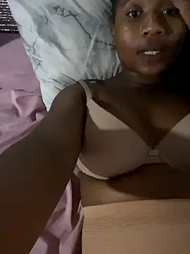 Snapshot of Berries_ chatting on 14, 11, 2025 Berries online show from 14, 11, 2025