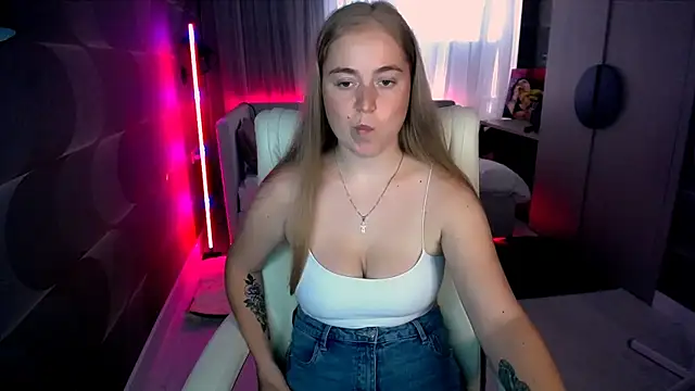 Snapshot of Kate_Moan chatting on 10, 7, 2026 Kate Moan online show from 10, 7, 2026