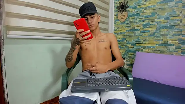 naughty boy Maicoll online show from 11, 11, 2025