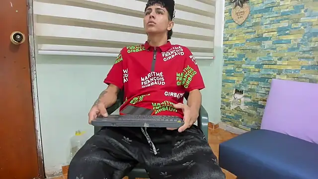 naughty boy Maicoll online show from 18, 11, 2025