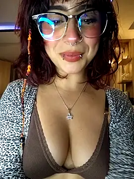Snapshot of Sarah_Lark- chatting on 12, 5, 2026 Sarah Lark- online show from 12, 5, 2026
