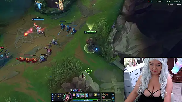 Snapshot of Atsulia chatting on 14, 11, 2025 Atsulia online show from 14, 11, 2025