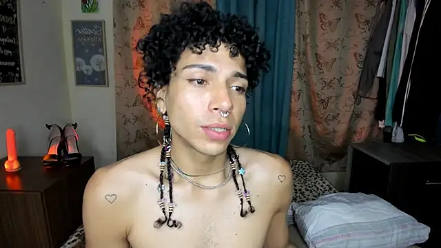 Snapshot of Angel_White25 chatting on 9, 6, 2026 Angel White25 online show from 9, 6, 2026