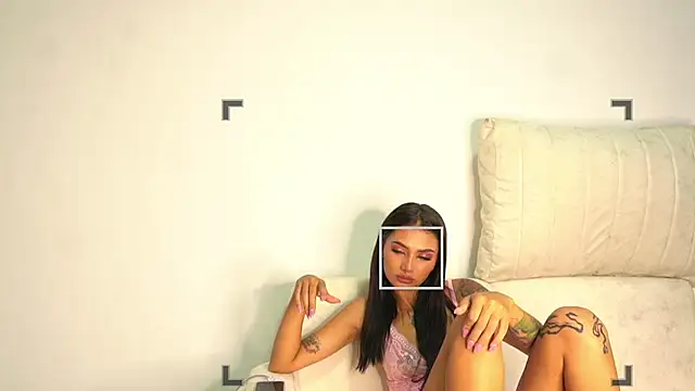 Snapshot of scarlethsaenz_ chatting on 12, 11, 2025 scarlethsaenz online show from 12, 11, 2025