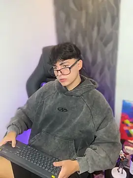 Snapshot of Samu_FoXXX chatting on 11, 11, 2025 Samu FoXXX online show from 11, 11, 2025