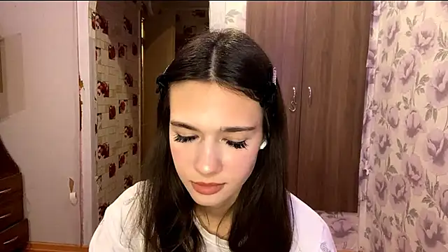 EunHendericks online show from 15, 11, 2025