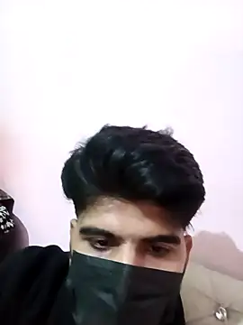 Snapshot of hotyyyyjonny chatting on 13, 12, 2025 hotyyyyjonny online show from 13, 12, 2025