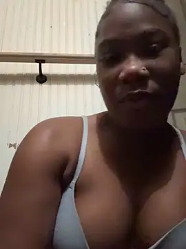 Snapshot of Issa_smooch chatting on 11, 11, 2025 Issa smooch online show from 11, 11, 2025