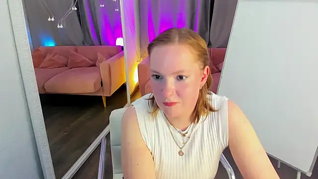 Snapshot of Elizabeth_Walson chatting on 14, 11, 2025 Elizabeth Walson online show from 14, 11, 2025