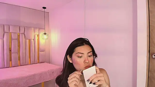 Brandy collinss online show from 11, 4, 2026