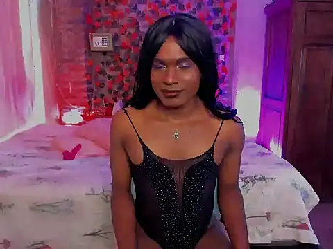 LaGoldenBitch online show from 3, 12, 2025