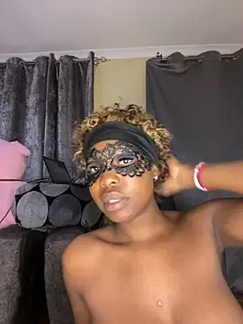 Snapshot of elethu2003 chatting on 13, 11, 2025 elethu2003 online show from 13, 11, 2025