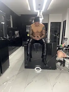 Snapshot of master_leather chatting on 16, 6, 2026 master leather online show from 16, 6, 2026