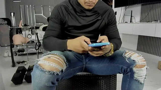 Snapshot of master_leather chatting on 18, 6, 2026 master leather online show from 18, 6, 2026