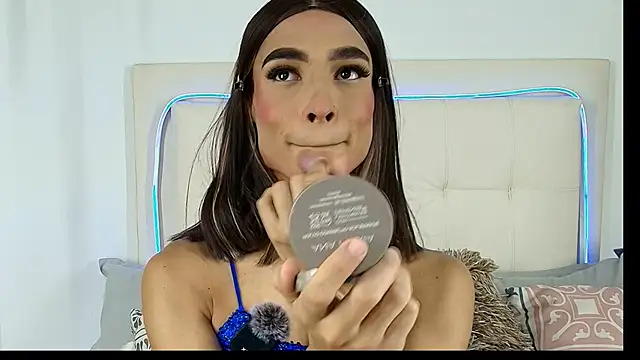 Daphne Hills online show from 19, 2, 2026