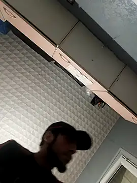 Snapshot of hotguy71000 chatting on 5, 12, 2025 hotguy71000 online show from 5, 12, 2025