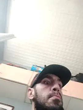 Snapshot of hotguy71000 chatting on 3, 3, 2026 hotguy71000 online show from 3, 3, 2026