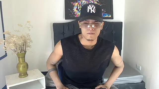 Isaacas  online show from 26, 11, 2025