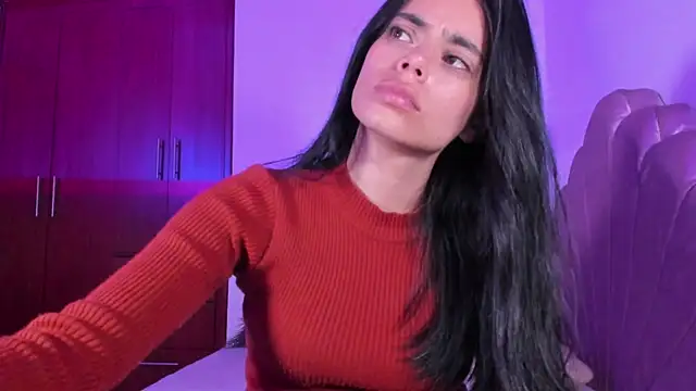 Snapshot of Bella_Val chatting on 18, 11, 2025 Bella Val online show from 18, 11, 2025