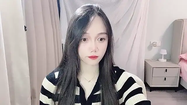 Snapshot of BoiI2u chatting on 13, 11, 2025 BoiI2u online show from 13, 11, 2025