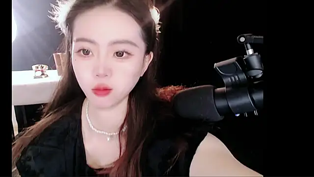 Snapshot of nannanbaby002 chatting on 13, 11, 2025 nannanbaby002 online show from 13, 11, 2025