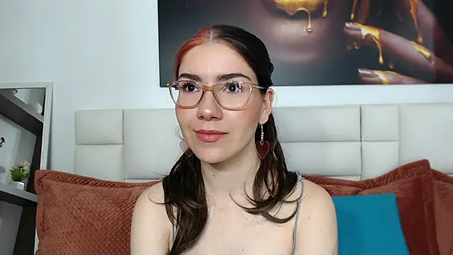 AriLumi online show from 24, 11, 2025