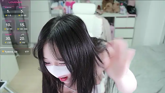 kimhyeona2005 online show from 10, 4, 2026