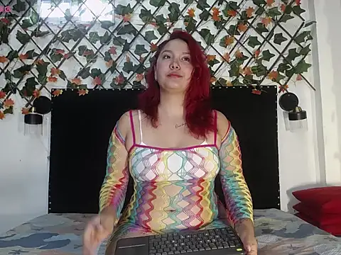 Snapshot of vhannaper chatting on 14, 11, 2025 vhannaper online show from 14, 11, 2025