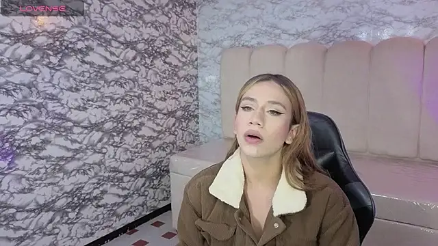 Snapshot of Evy_Luxx_v chatting on 7, 2, 2026 Evy Luxx v online show from 7, 2, 2026