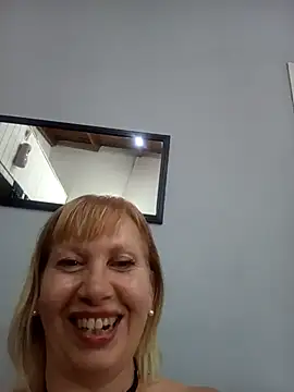 Snapshot of SexyMilf1211 chatting on 19, 2, 2026 SexyMilf1211 online show from 19, 2, 2026