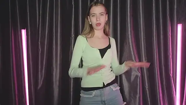 RochelCozzi online show from 25, 11, 2025