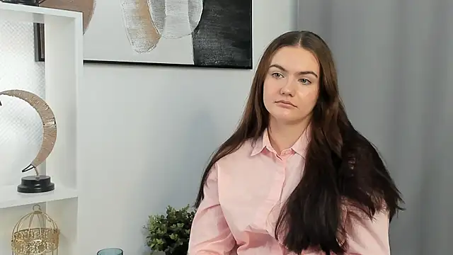 Snapshot of LoraGeraghty chatting on 14, 11, 2025 LoraGeraghty online show from 14, 11, 2025