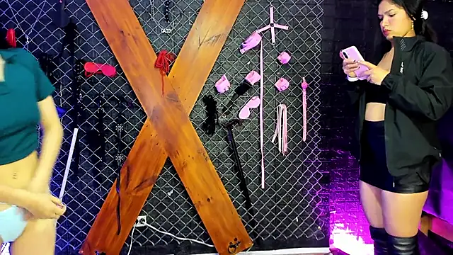 Snapshot of Anahi_sslaavee_bdsm chatting on 9, 1, 2026 Anahi sslaavee bdsm online show from 9, 1, 2026