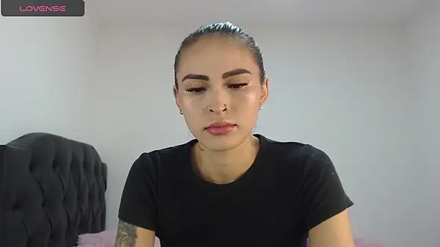 Snapshot of Linda__fiore chatting on 16, 12, 2025 Linda fiore online show from 16, 12, 2025