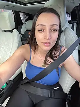 Snapshot of BelleRune chatting on 10, 12, 2024 BelleRune online show from 10, 12, 2024