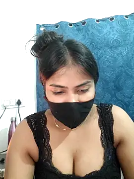 Snapshot of Red_Love_1 chatting on 5, 2, 2026 Red Love 1 online show from 5, 2, 2026