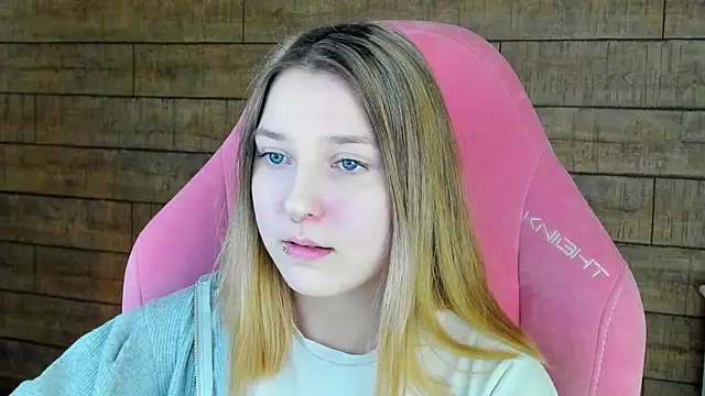 TinnaBurton online show from 15, 3, 2026