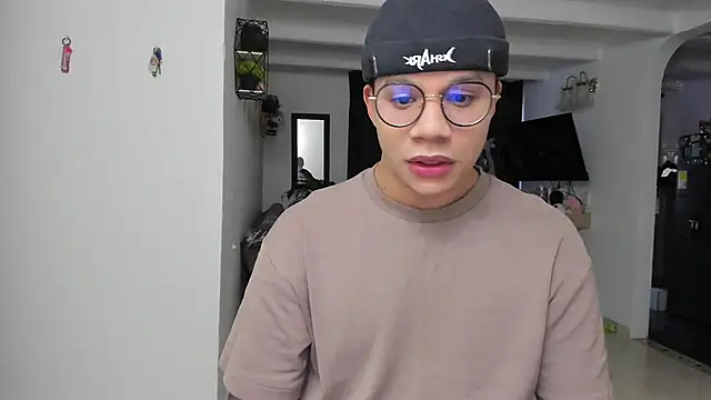 Snapshot of MarcoKostov chatting on 26, 11, 2025 MarcoKostov online show from 26, 11, 2025