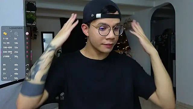 Snapshot of MarcoKostov chatting on 14, 12, 2025 MarcoKostov online show from 14, 12, 2025