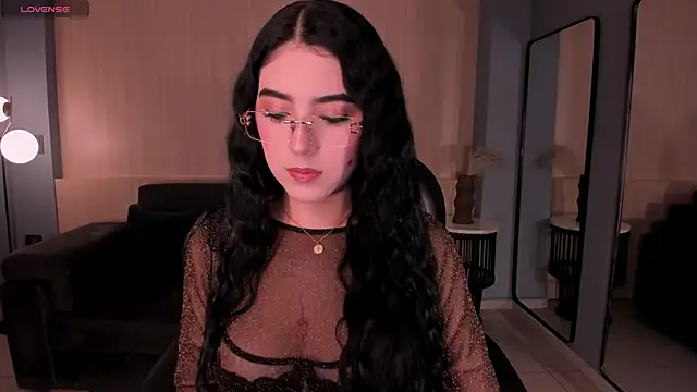 Snapshot of HaileyRoss_ chatting on 19, 6, 2026 HaileyRoss online show from 19, 6, 2026